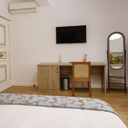 Vila Ferdinand Modern Rooms In Tirana'S Center 客房 照片
