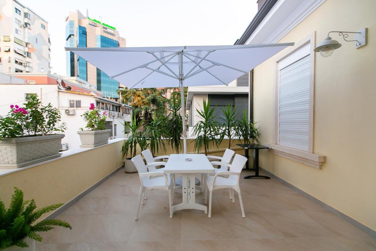 Vila Ferdinand Modern Rooms In Tirana'S Center 外观 照片