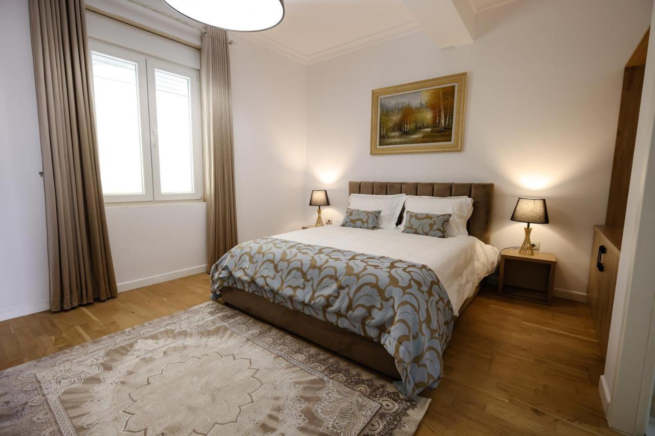 Vila Ferdinand Modern Rooms In Tirana'S Center 客房 照片