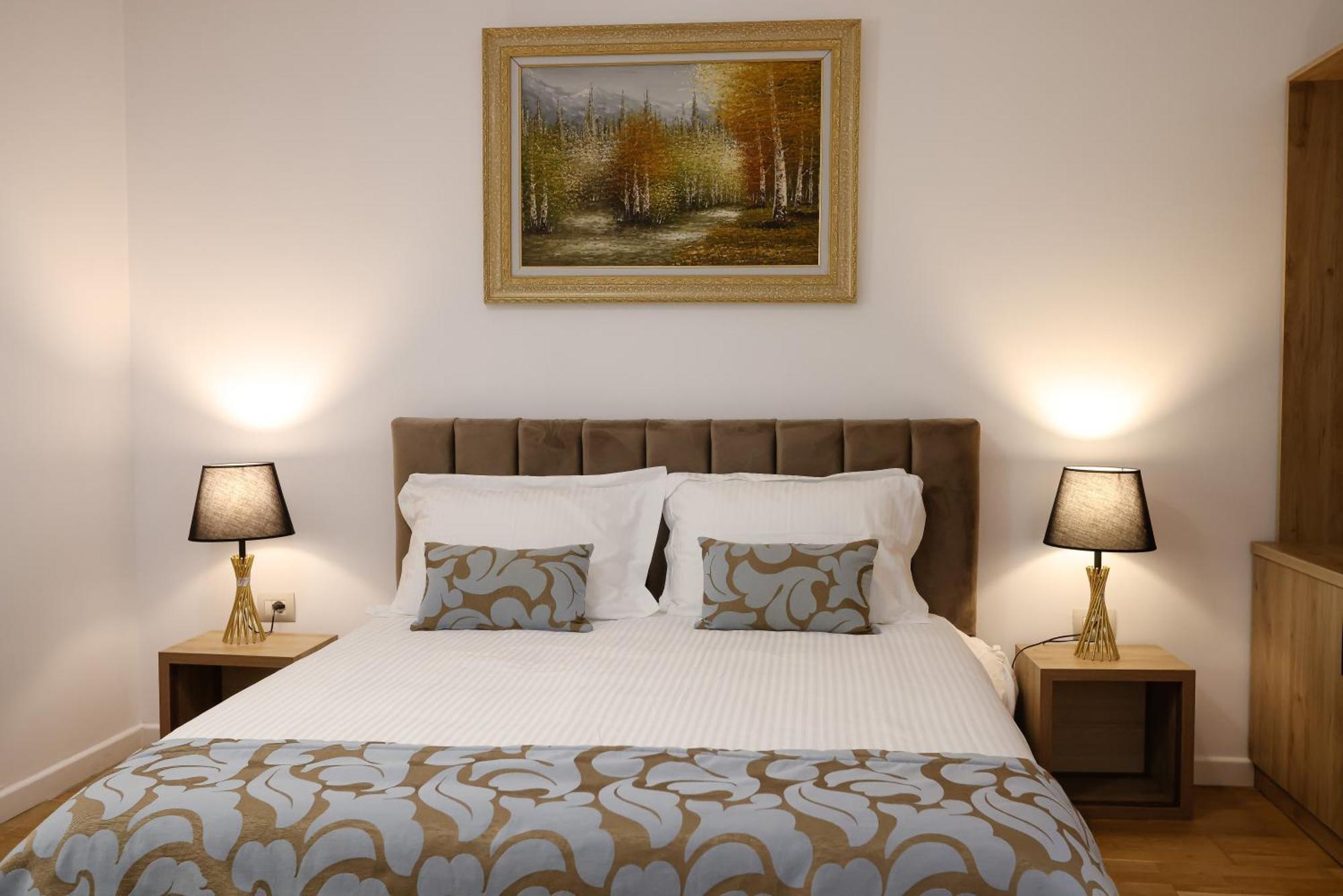 Vila Ferdinand Modern Rooms In Tirana'S Center 客房 照片